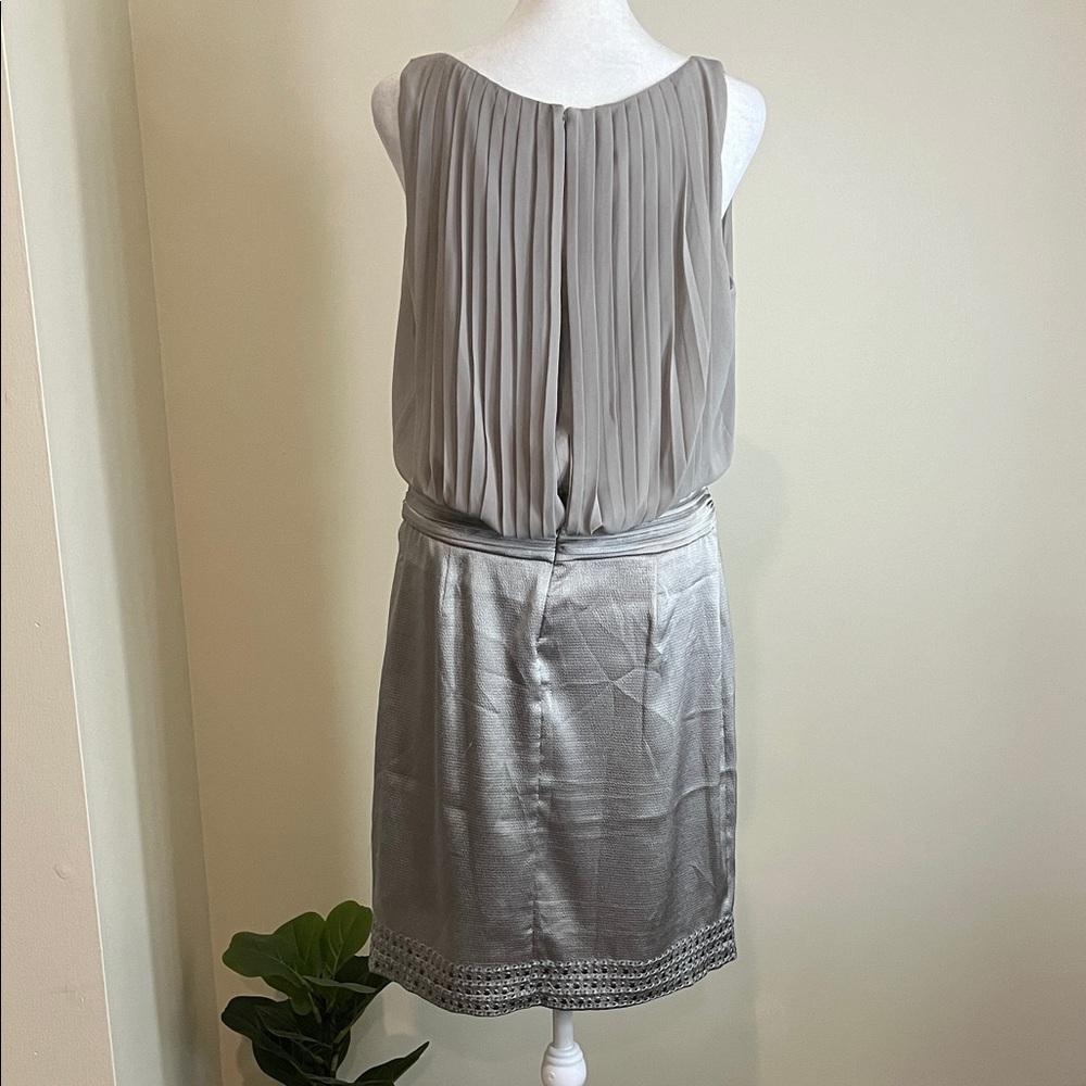 Vince Camuto Women’s Gray Pleated Mini Dress Size 8 - Picture 3 of 8